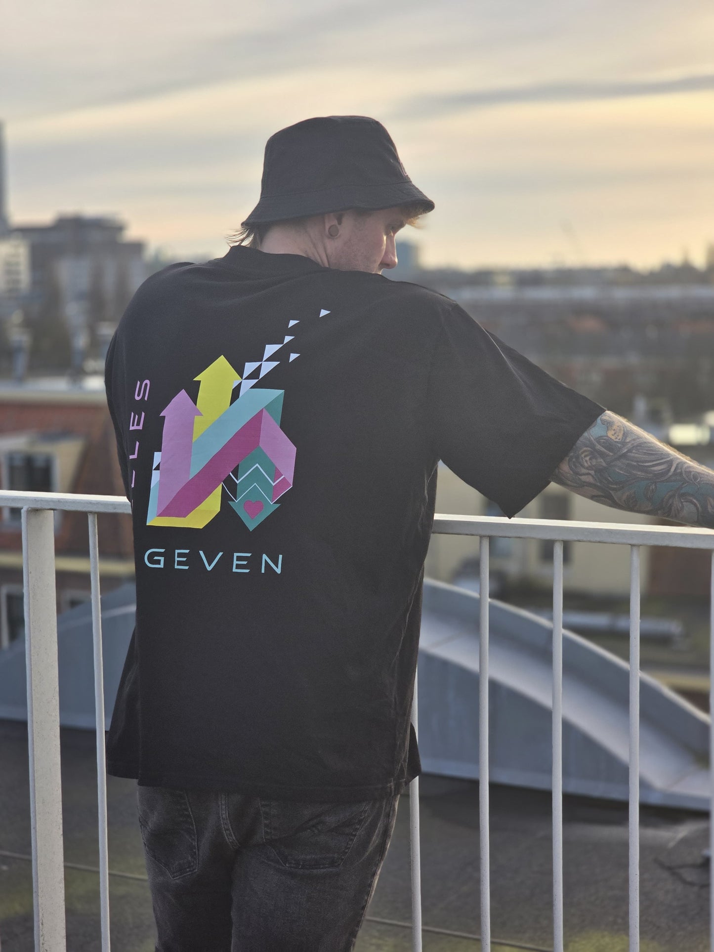 Oversized unisex shirt - mid back print | ALLES GEVEN