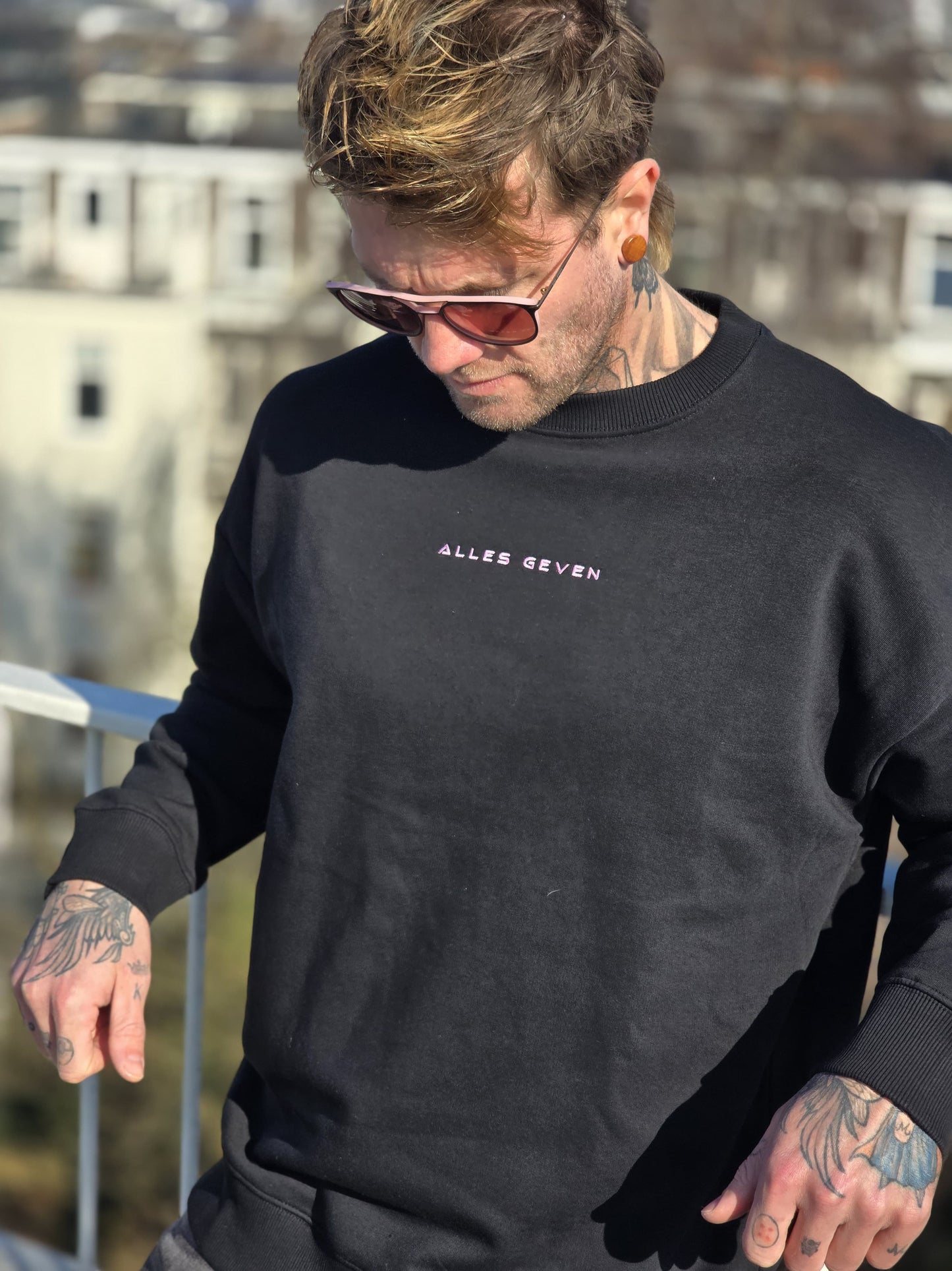 Unisex sweater - mid back print | ALLES GEVEN