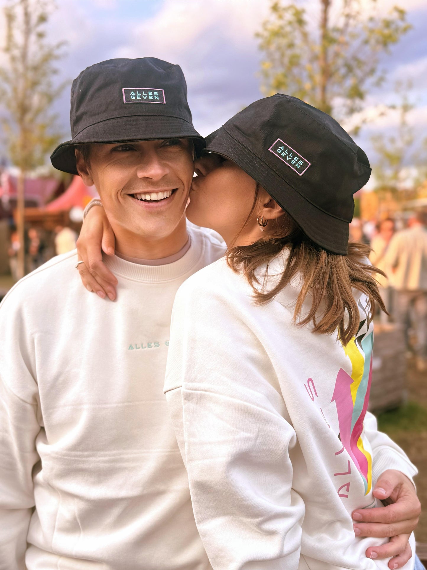 Buckethat | ALLES GEVEN